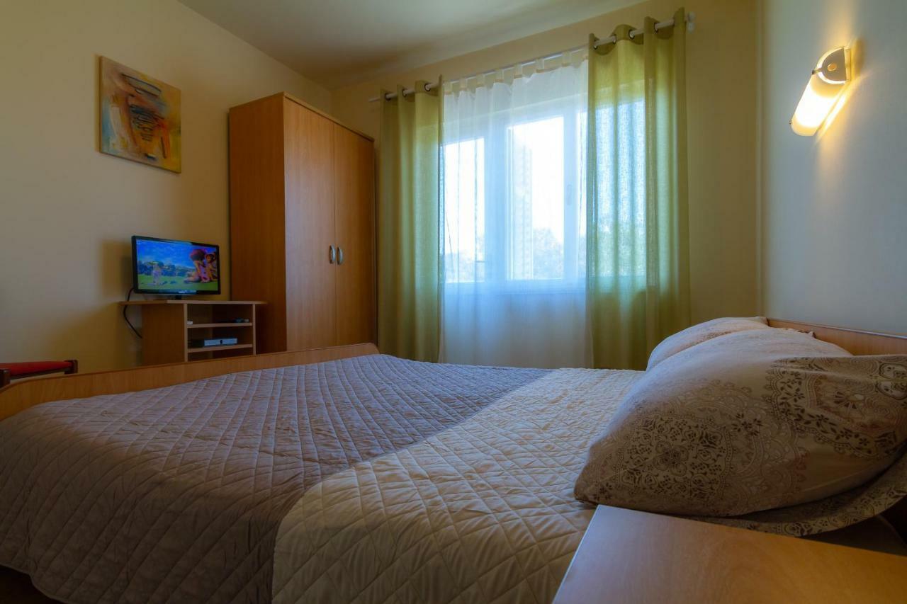 Apartments & Rooms Sanja Раб Экстерьер фото